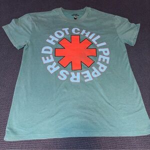 NWOT Red Got Chili Peppers 2006 Oakland Arena Tour Tee Unisex Size Small